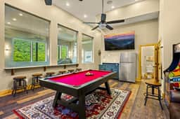 Duck Pin Lodge - Image 4